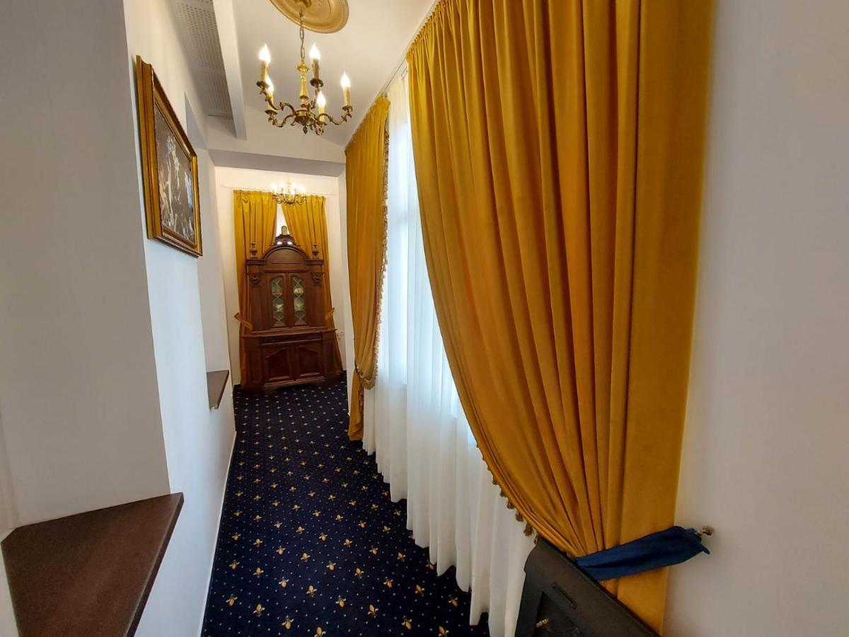 Weiss Little Palace บราชอฟ ภายนอก รูปภาพ